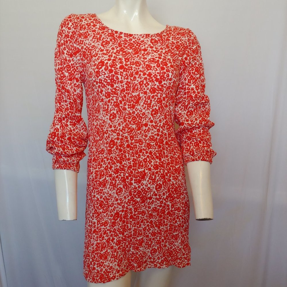 Billabong red and white floral boho backless long sleeve 100% rayon Size M